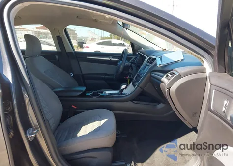 2016 Ford Fusion S z USA, uszkodzony, nr VIN 3FA6P0G70GR354609